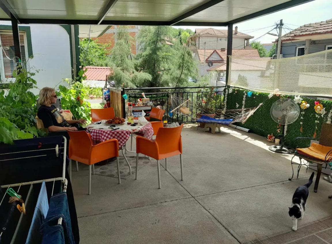 Adem'S Cozy Terrace Retreat Bed and Breakfast Skopje Buitenkant foto